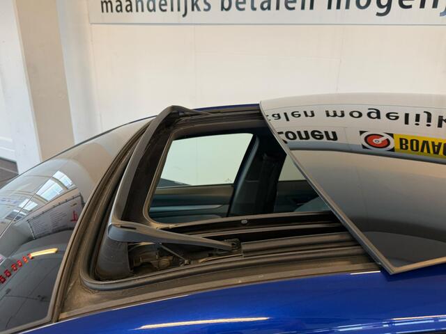 Volkswagen GOLF 2.0 TSI R 4Motion | Panoramadak | Adaptief onderstel | Stoel+Stuurverwarming | Adaptieve cruise control | Achteruitrijcamera | Lane assist | Apple carplay | Navigatie | Lapiz Blue