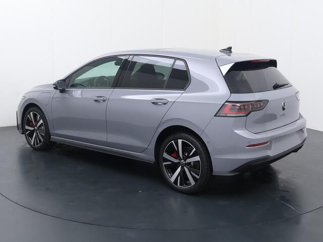 Volkswagen GOLF 1.5 eHybrid GTE | 272 pk | SoH 99% | Adaptive Cruise Control | 360 graden camera | Panoramadak | Matrix LED | Keyless Entry | Dodehoek detectie | Climate control | Draadloze telefoonlader | Navigatiesysteem | Sfeerverlichting | Stoel- & Stuurverwarming | Parkeersensoren | Apple Carplay / Android Auto |
