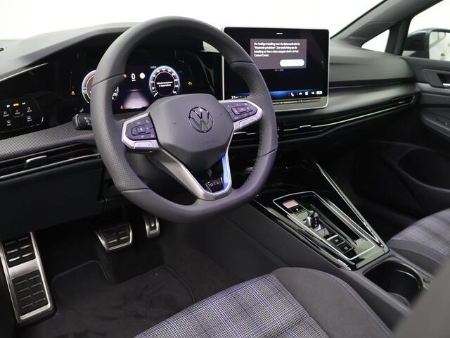 Volkswagen GOLF 1.5 eHybrid GTE | 272 pk | SoH 99% | Adaptive Cruise Control | 360 graden camera | Panoramadak | Matrix LED | Keyless Entry | Dodehoek detectie | Climate control | Draadloze telefoonlader | Navigatiesysteem | Sfeerverlichting | Stoel- & Stuurverwarming | Parkeersensoren | Apple Carplay / Android Auto |