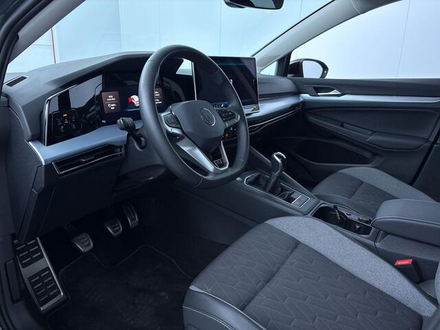 Volkswagen GOLF 1.5 TSI Life GOAL 116 pk | Navigatie | Trekhaak (wegklapbaar) | Parkeersensoren | Achteruitrijcamera | Stoelverwarming | Autom. airco (3 zones) |