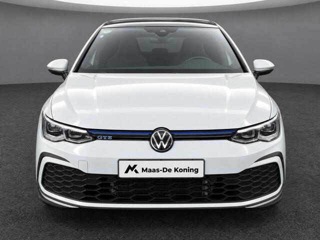 Volkswagen GOLF 1.4 eHybrid 245pk GTE · Panoramadak · Trekhaak · Apple/Android Car Play · Camera · Stoelverwarming ·