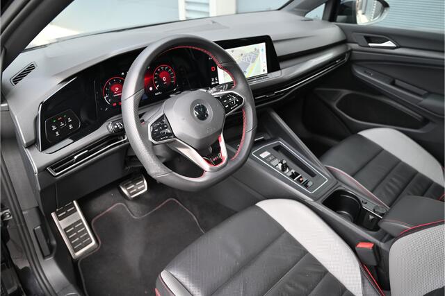 Volkswagen GOLF 2.0 TSI GTI CLUBSPORT 300 PK / PANO / LEDER / IQ LIGHTS / STOELKOELING / CAMERA / MEMORY / ACC