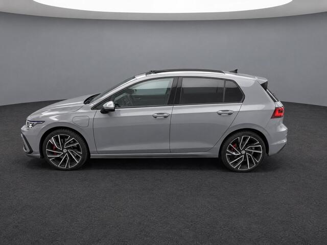 Volkswagen GOLF 1.4 eHybrid 245pk DSG GTE · Panoramadak · Camera · Head-Up Display · Inklap. Trekhaak · Apple/Android Car Play · Parkeerassistent · Garantie t/m 19-12-2026 of 100.000km