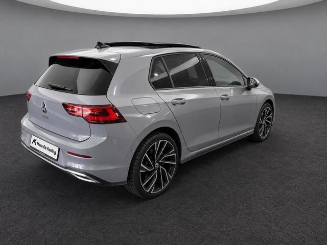 Volkswagen GOLF 1.4 eHybrid 245pk DSG GTE · Panoramadak · Camera · Head-Up Display · Inklap. Trekhaak · Apple/Android Car Play · Parkeerassistent · Garantie t/m 19-12-2026 of 100.000km