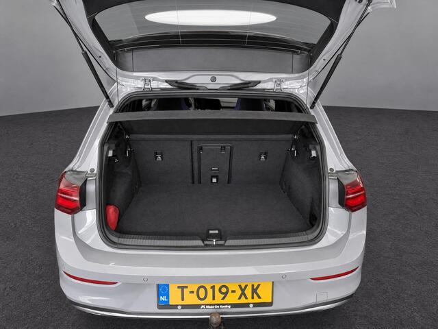Volkswagen GOLF 1.4 eHybrid 245pk DSG GTE · Panoramadak · Camera · Head-Up Display · Inklap. Trekhaak · Apple/Android Car Play · Parkeerassistent · Garantie t/m 19-12-2026 of 100.000km