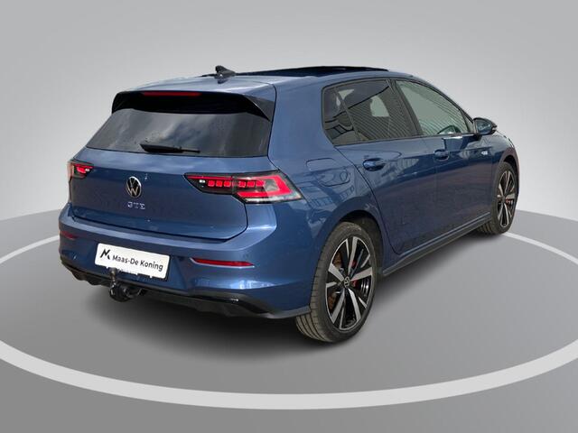 Volkswagen GOLF 1.5eHybrid 200kW/272PK GTE Black Style · Panoramadak · Trekhaak · Camera · Apple/Android Car Play · Garantie t/m 10-09-2030 of 10000km.