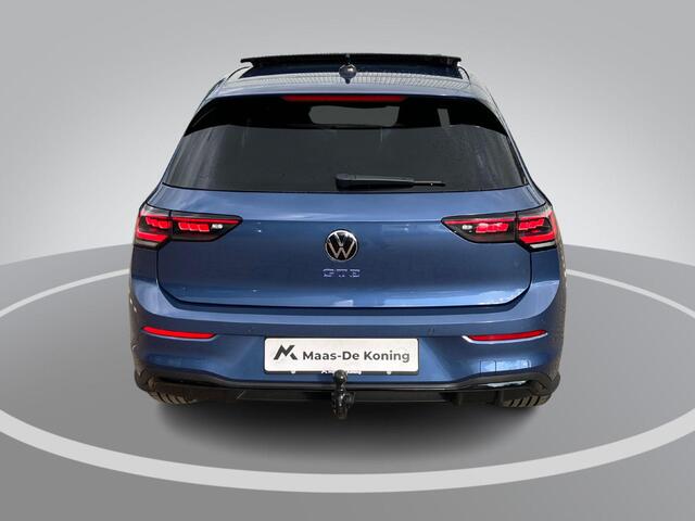 Volkswagen GOLF 1.5eHybrid 200kW/272PK GTE Black Style · Panoramadak · Trekhaak · Camera · Apple/Android Car Play · Garantie t/m 10-09-2030 of 10000km.