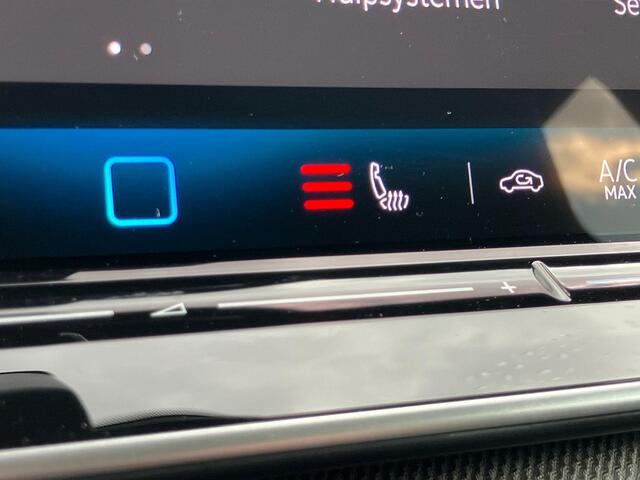 Volkswagen GOLF 1.5eHybrid 200kW/272PK GTE Black Style · Panoramadak · Trekhaak · Camera · Apple/Android Car Play · Garantie t/m 10-09-2030 of 10000km.
