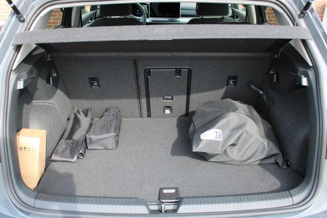 Volkswagen GOLF 1.5 eHybrid Style 204PK |18-INCH|LED|ACC|CAMERA|STUUR-STOELVERWARMING|