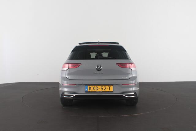 Volkswagen GOLF 1.4 eHybrid > Pano.schuifdak/Moonstone Grey/Memory/17 inch