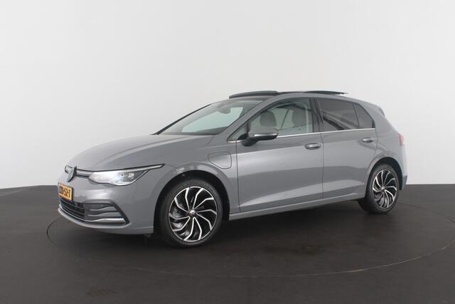 Volkswagen GOLF 1.4 eHybrid > Pano.schuifdak/Moonstone Grey/Memory/17 inch