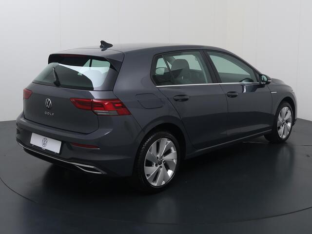 Volkswagen GOLF 1.5 TSI Style | 131 PK | Adaptive Cruise Control | Navigatiesysteem | Parkeersensoren | Stuur- & Stoelverwarming | Apple Carplay/Android Auto |