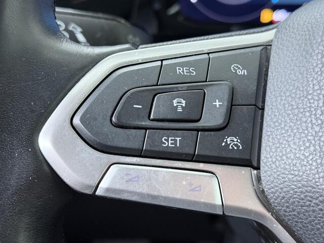 Volkswagen GOLF 1.5 TSI Style | 131 PK | Adaptive Cruise Control | Navigatiesysteem | Parkeersensoren | Stuur- & Stoelverwarming | Apple Carplay/Android Auto |