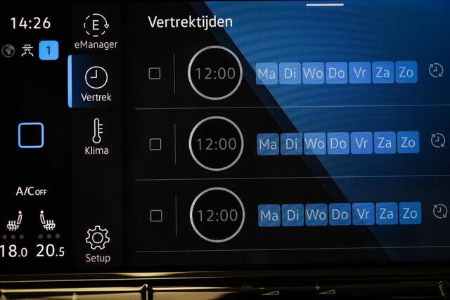 Volkswagen GOLF 1.4 eHybrid GTE | WINTER PACK | IQ LIGHT | PANORAMADAK | STUURVERWARMING | TREKHAAK | 18"