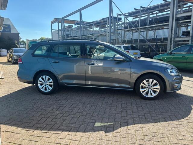 Volkswagen GOLF Variant 1.0 TSI COMFORTLINE / 4 seasonbanden / 12mnd BOVAG-garantie