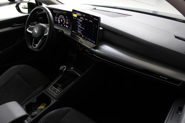 Volkswagen GOLF 1.5 eTSI Life Energy Panoramadak | Navigatie | Keyless | Stoel- en Stuurverwarming | Parkeercamera