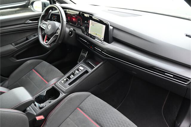 Volkswagen GOLF 2.0 TSI GTI CLUBSPORT 300 PK / PANO / IQ LIGHTS / DCC / NURBURGRING / HUD / HARMAN KARDON / CAMERA / BLIND SPOT