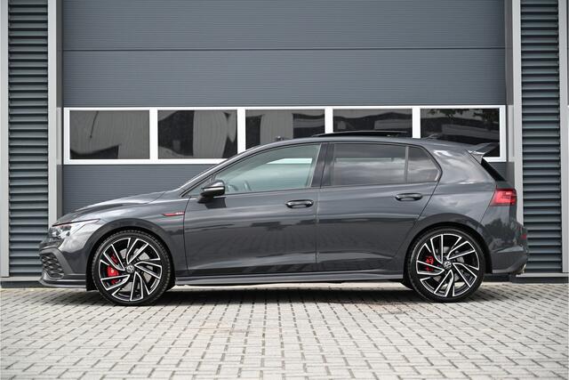 Volkswagen GOLF 2.0 TSI GTI CLUBSPORT 300 PK / PANO / IQ LIGHTS / DCC / NURBURGRING / HUD / HARMAN KARDON / CAMERA / BLIND SPOT