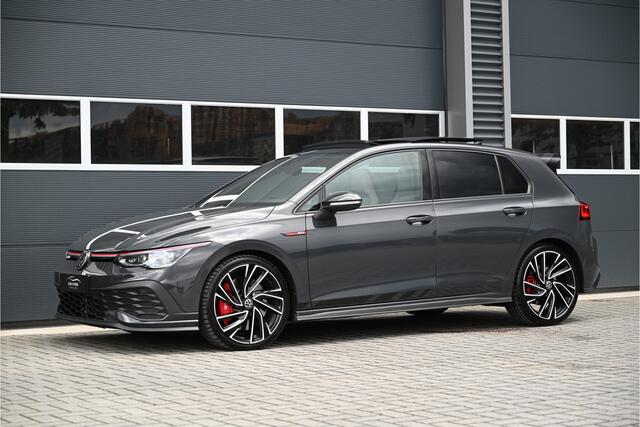 Volkswagen GOLF 2.0 TSI GTI CLUBSPORT 300 PK / PANO / IQ LIGHTS / DCC / NURBURGRING / HUD / HARMAN KARDON / CAMERA / BLIND SPOT