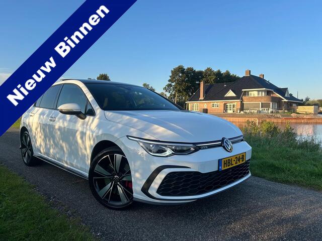 Volkswagen GOLF 1.4 eHybrid GTE | Pano | Stoelverwaming | Apple Carplay | Lane Assist