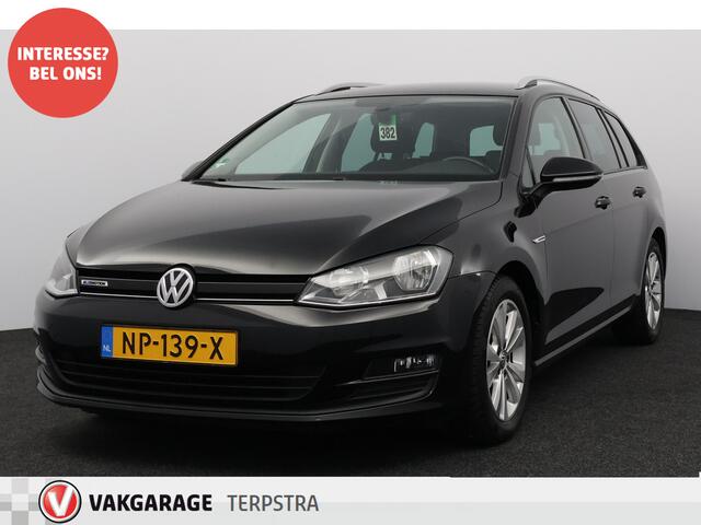 Volkswagen GOLF Variant 1.0 TSI Connected Series/ HISTORIE!/ Trekhaak/ 16'' LMV/ Apple + Android/ Camera/ DAB+/ Navi/ Clima/ Cruise/ Elek. pakket/ Isofix/ Bluetooth/ Armsteun/ Multi. LEDER. Stuur/ Mistl./ PDC V+A/ Extra getint glas.