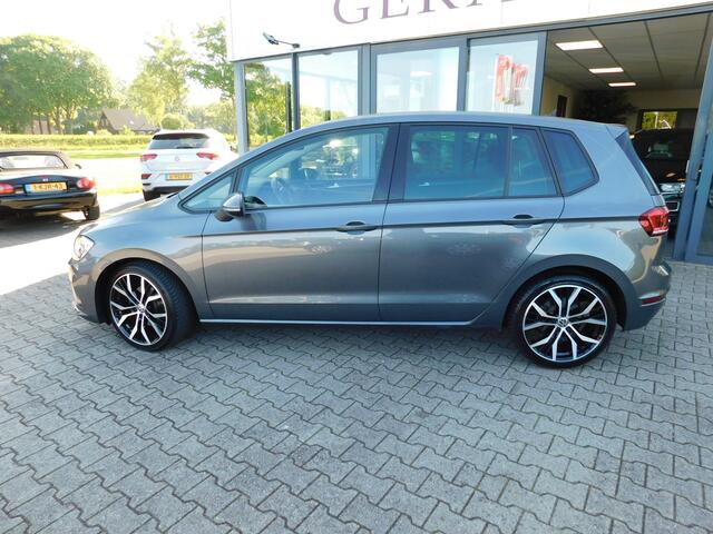 Volkswagen GOLF SPORTSVAN 1.5 TSI/DSG Led, Acc, Trekhaak, Pdc, Camera.