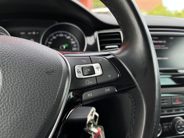 Volkswagen GOLF SPORTSVAN 1.4 TSI Highline | Massage | 17'' | Stoelverw. | Navi
