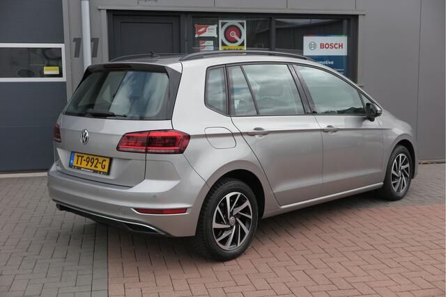 Volkswagen GOLF SPORTSVAN 1.0 TSI 81kw 110pk H6 Comfortline Cruise-control,PDC, LMV,Achteruitrijcamera ,Stoelverwarming, Navigatie . etc. .