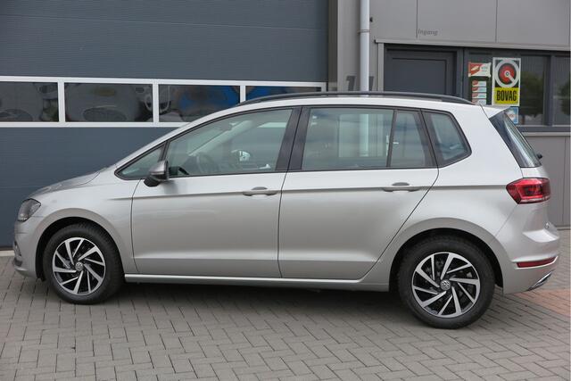 Volkswagen GOLF SPORTSVAN 1.0 TSI 81kw 110pk H6 Comfortline Cruise-control,PDC, LMV,Achteruitrijcamera ,Stoelverwarming, Navigatie . etc. .