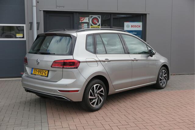 Volkswagen GOLF SPORTSVAN 1.0 TSI 81kw 110pk H6 Comfortline Cruise-control,PDC, LMV,Achteruitrijcamera ,Stoelverwarming, Navigatie . etc. .