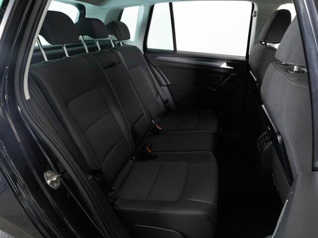 Volkswagen GOLF SPORTSVAN Comfortline 1.5 TSI ACT 130pk AUTOMAAT | Trekhaak | Navigatie | Adaptieve Cruise Control | Parkeersensoren |