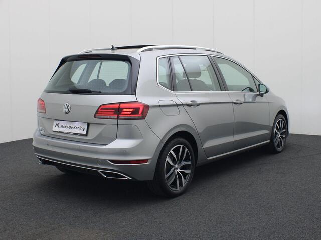 Volkswagen GOLF SPORTSVAN 1.5TSI/130PK DSG ACT Highline · Panoramadak · Navigatie · Trekhaak · Parkeersensoren