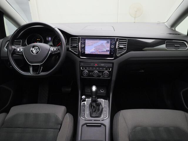 Volkswagen GOLF SPORTSVAN 1.5TSI/130PK DSG ACT Highline · Panoramadak · Navigatie · Trekhaak · Parkeersensoren