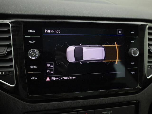 Volkswagen GOLF SPORTSVAN 1.5TSI/130PK DSG ACT Highline · Panoramadak · Navigatie · Trekhaak · Parkeersensoren