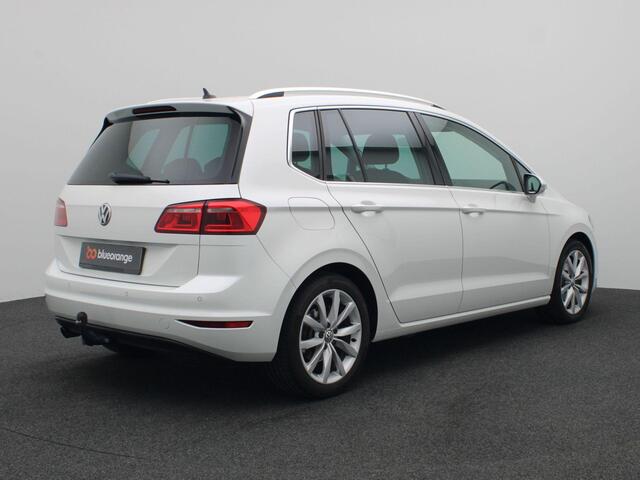 Volkswagen GOLF SPORTSVAN 1.2 TSI Highline 105PK DSG Achteruitrijcamera, Keyless, Navi, Cruise Controle, Clima, Trekhaak, 17" LM Velgen