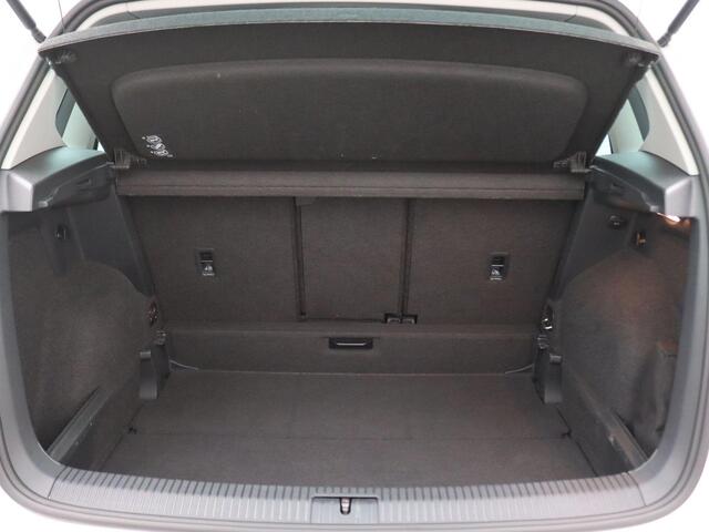 Volkswagen GOLF SPORTSVAN 1.2 TSI Highline 105PK DSG Achteruitrijcamera, Keyless, Navi, Cruise Controle, Clima, Trekhaak, 17" LM Velgen