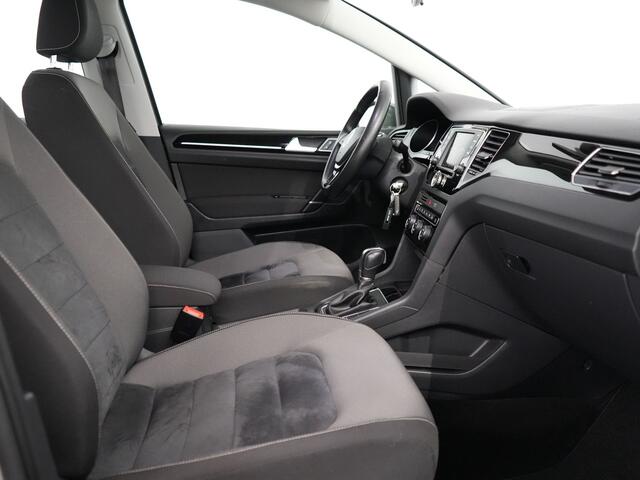 Volkswagen GOLF SPORTSVAN 1.4 TSI Connected Series | Camera | Trekhaak |