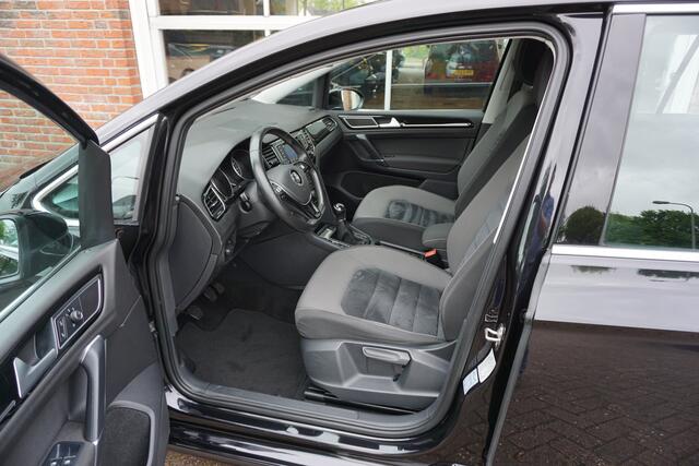 Volkswagen GOLF SPORTSVAN 1.2 TSI Highline Trekhaak | PDC | Adapt. Cruise Control *All in prijs*