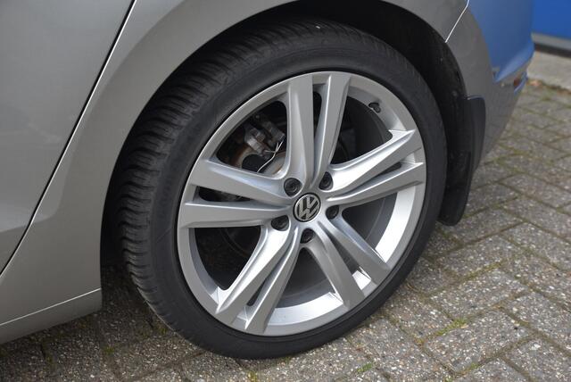 Volkswagen GOLF SPORTSVAN 1.2 TSI Business Edition Connected