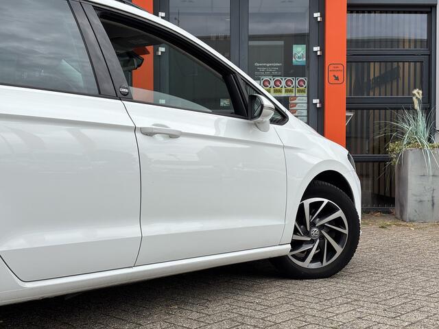 Volkswagen GOLF SPORTSVAN 1.2 TSI Highline Business All-season banden / Trekhaak / Apple/Android Carplay / Parkeersensoren v+a / Navi / Adaptieve cruise control