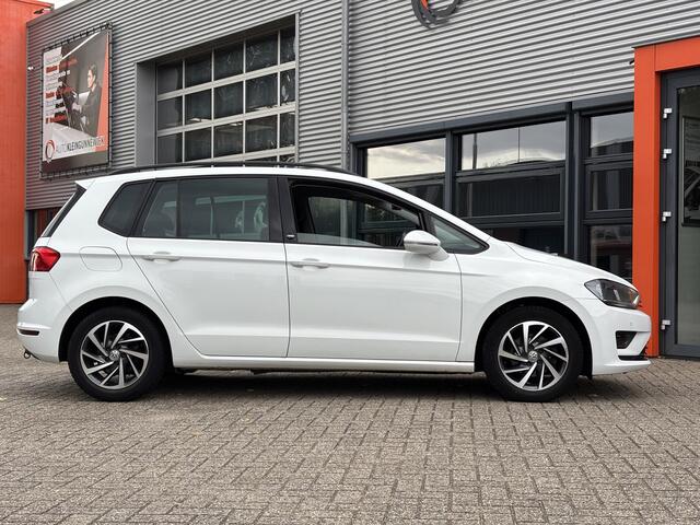 Volkswagen GOLF SPORTSVAN 1.2 TSI Highline Business All-season banden / Trekhaak / Apple/Android Carplay / Parkeersensoren v+a / Navi / Adaptieve cruise control