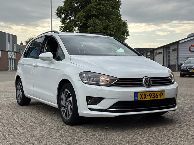 Volkswagen GOLF SPORTSVAN 1.2 TSI Highline Business All-season banden / Trekhaak / Apple/Android Carplay / Parkeersensoren v+a / Navi / Adaptieve cruise control