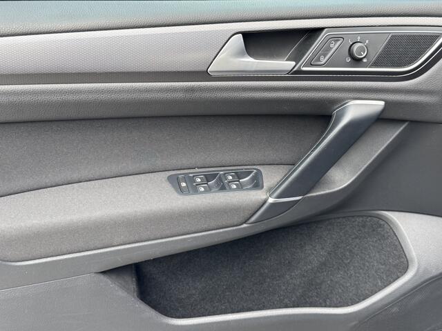 Volkswagen GOLF SPORTSVAN 1.2 TSI 110pk H6 Lounge Business Navigatie PDC Trekhaak Xenon