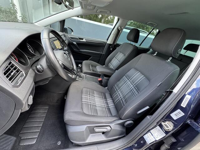 Volkswagen GOLF SPORTSVAN 1.2 TSI 110pk H6 Lounge Business Navigatie PDC Trekhaak Xenon