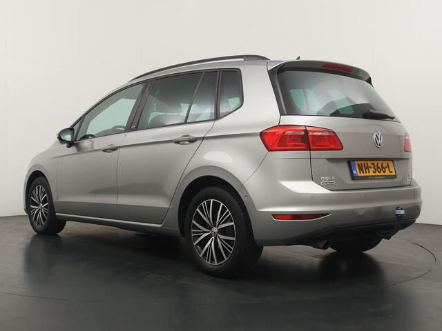 Volkswagen GOLF SPORTSVAN 1.2 TSI Business Edition - Navigatie - Stoelverwarming - Climate Control - Trekhaak