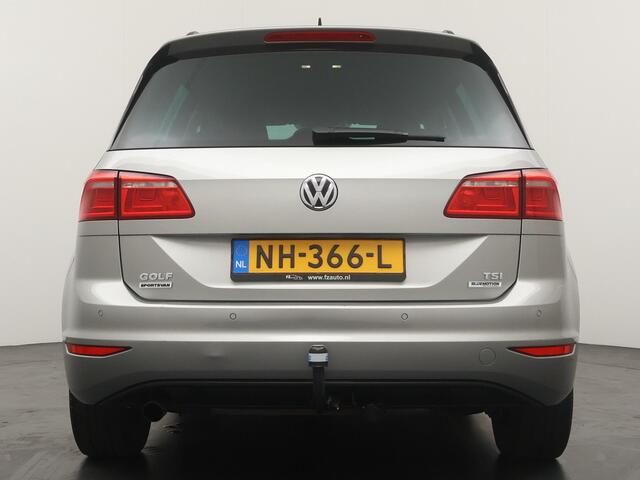 Volkswagen GOLF SPORTSVAN 1.2 TSI Business Edition - Navigatie - Stoelverwarming - Climate Control - Trekhaak