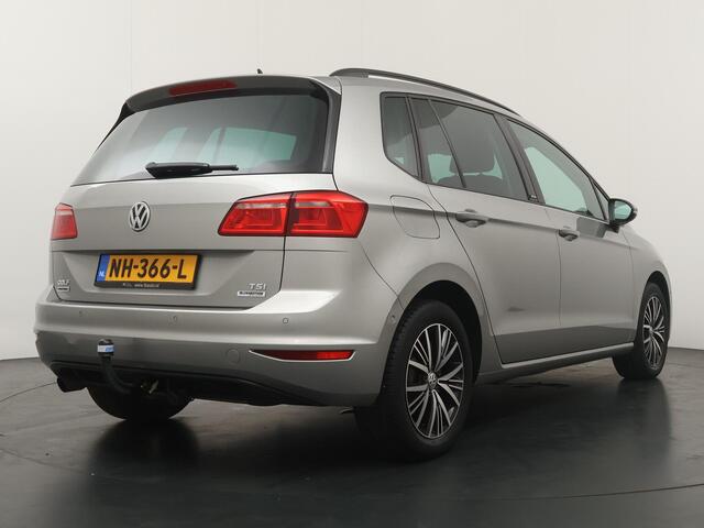 Volkswagen GOLF SPORTSVAN 1.2 TSI Business Edition - Navigatie - Stoelverwarming - Climate Control - Trekhaak