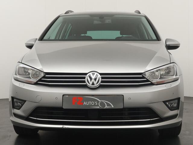 Volkswagen GOLF SPORTSVAN 1.2 TSI Business Edition - Navigatie - Stoelverwarming - Climate Control - Trekhaak