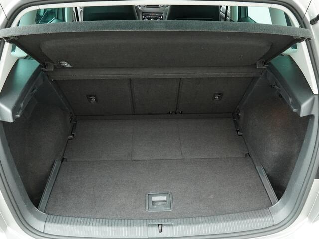 Volkswagen GOLF SPORTSVAN 1.2 TSI Business Edition - Navigatie - Stoelverwarming - Climate Control - Trekhaak