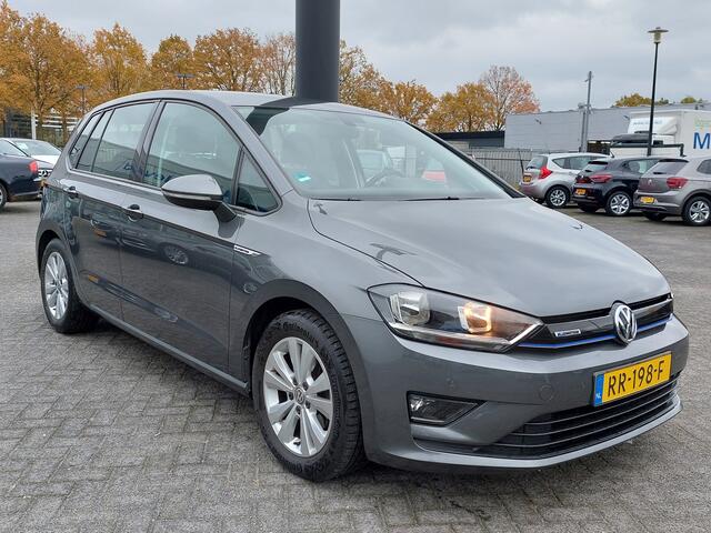 Volkswagen GOLF SPORTSVAN 1.0 TSI 116pk DSG Comfortline Executive | Origineel NL | Navi | Apple Carplay+Android Auto | Clima | Cruise | Licht+Regensensor | Pdc V+A | Mistlampen | 16''lm | Trekhaak